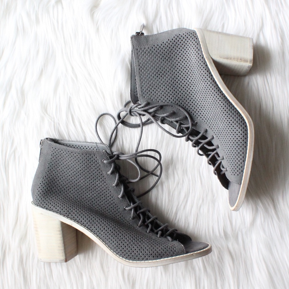 NEW Dolce Vita Monroe Perforated Lace Up Bootie